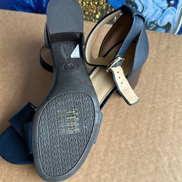 Michael Kors, leather sandals size 8 - Picture 3 of 4